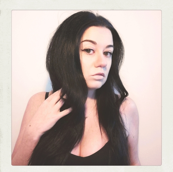 Meet your Posher, Lucie - Picture 1 of 2